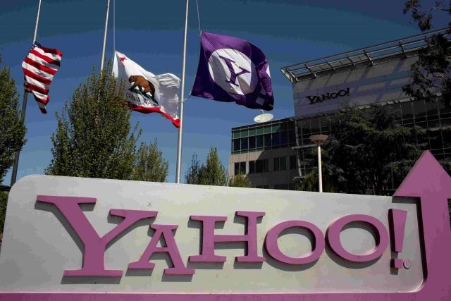 К Yahoo! предъявили 23