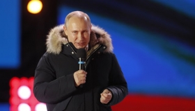 Путин лидирует на