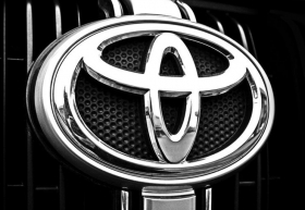 Toyota приостановит